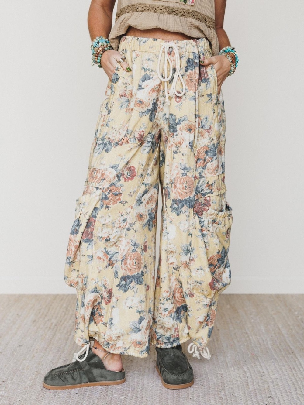 DAVI & DANI Pale Yellow Floral Wide-Leg Drawstring Pants